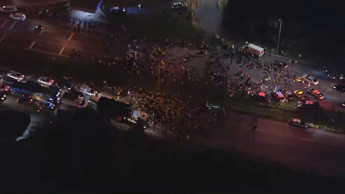 Bloqueios ns rodovia Hélio Smidt em Guarulhos