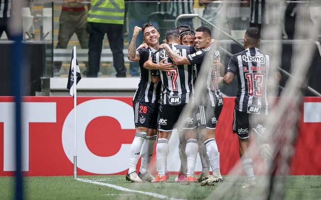 Paulinho decide, Atlético-MG vence o Rosário Central e mantém 100% na Libertadores