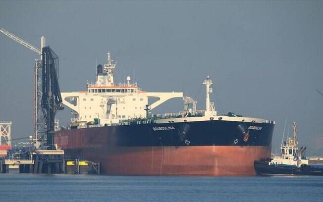 Governo Federal tem navio grego Bouboulina como principal suspeito para derramamento de óleo no Nordeste.