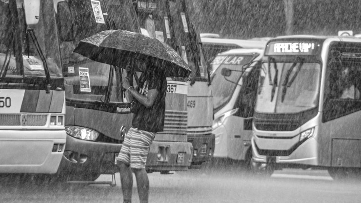 Chuvas intensas avançam pelas regiões do Brasil nesta sexta-feira