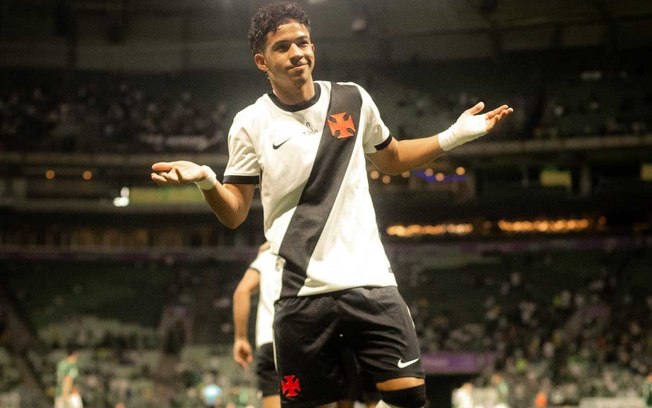 Andrey vibra intensamente. Fez os dois gols do Vasco, que bateu o Palmeiras e é campeão do Brasileirão sub-20 Andrey vibra intensamente. Fez os dois gols do Vasco, que bateu o Palmeiras e é campeão do Brasileirão sub-20