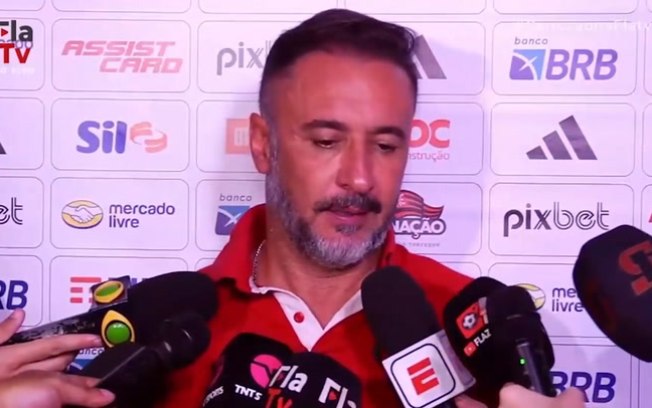 Vítor Pereira fala sobre busca por equilíbrio com mudanças na equipe