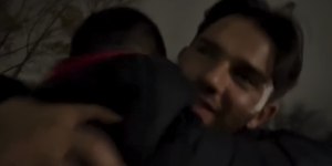 Após reencontro, jovem volta a sair com pai sumido há 21 anos