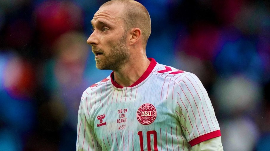 Eriksen tranquilizou os fãs após novo mal súbito Eriksen tranquilizou os fãs após novo mal súbito