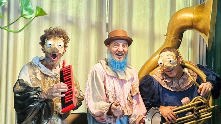 Grupo Os Trilsons apresenta show lúdico em Vinhedo