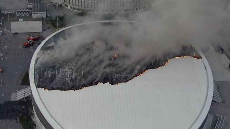 Incêndio atinge Velódromo do Parque Olímpico, no Rio de Janeiro