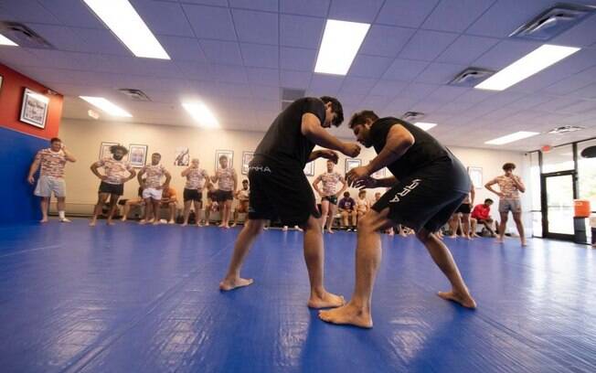 Jiu-Jitsu para o Rugby: faixa-preta brasileiro desenvolve novo treino