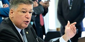 Presidente da CPMI do INSS anuncia prorrogação dos trabalhos