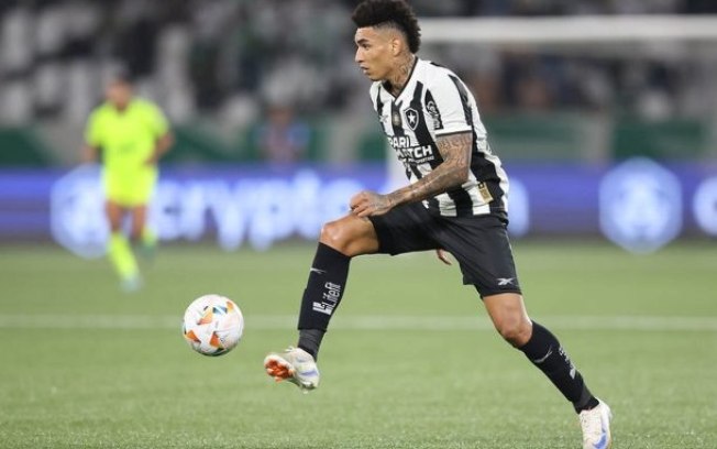 Igor Jesus em ação pelo Botafogo