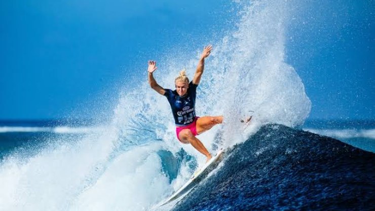 As%20mulheres%20que%20est%C3%A3o%20fazendo%20hist%C3%B3ria%20no%20surf