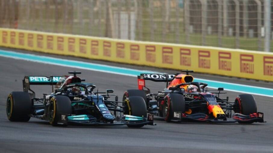 Hamilton e Verstappen viveram fortes emoções na última temporada da Fórmula 1