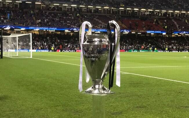 Taça da Liga dos Campeões 2017 em campo durante a final