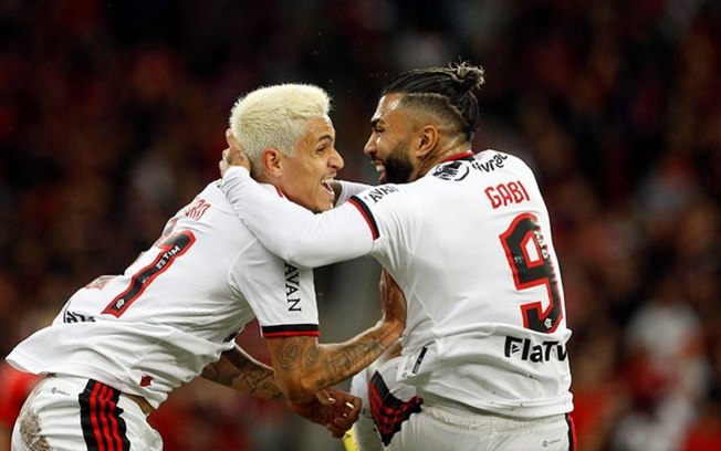 Gabigol ironiza ação da torcida do Athletico após classificação do Flamengo