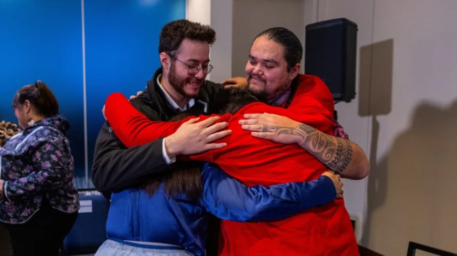 Vaticano devolve artefatos indígenas históricos ao Canadá