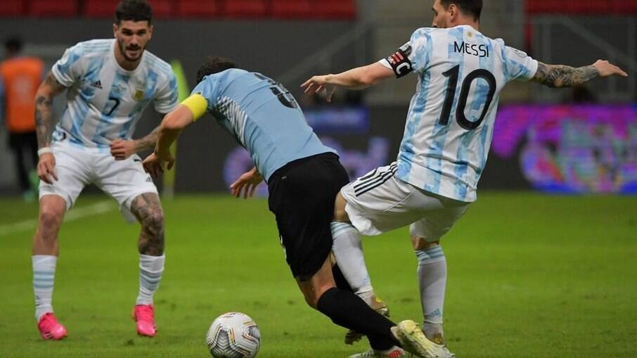 Argentina e Uruguai irão medir forças neste domingo