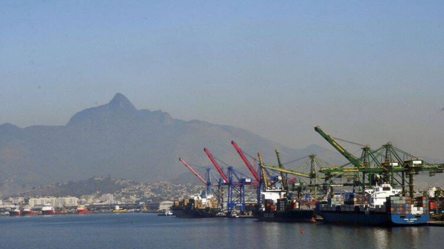 Produtos são exportados, em sua maioria, por navios Produtos são exportados, em sua maioria, por navios