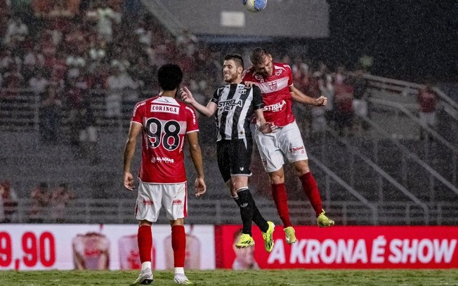 CRB marca nos acréscimos e larga na frente do Ceará por uma vaga nas oitavas da Copa do Brasil