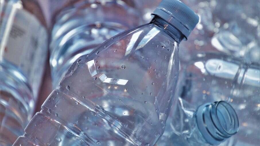 De Coca-Cola à Nestlé, empresas pedem redução do uso de plástico