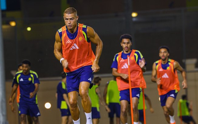 Cristiano Ronaldo se apresenta ao Al-Nassr e surpreende com mudança no visual