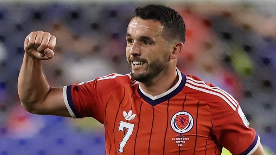 John McGinn marcou o primeiro gol escocês na Copa do Mundo John McGinn marcou o primeiro gol escocês na Copa do Mundo