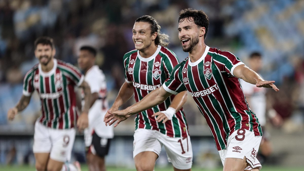 Martinelli comemora com Canobbio gol marcado na goleada sobre o São Paulo