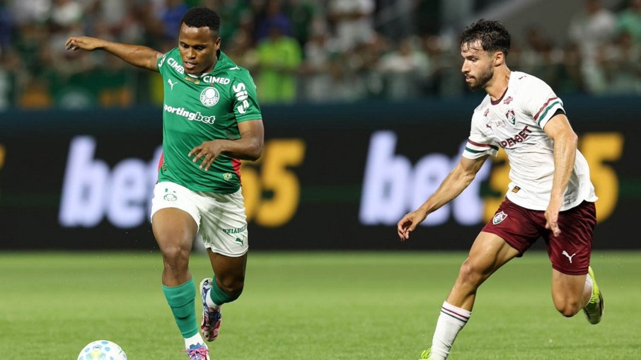 Arias ignora vaias e celebra vitória do Palmeiras contra ex