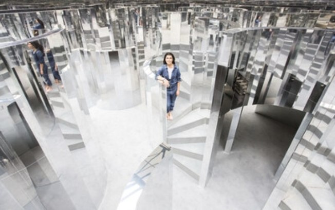 Casa Bradesco traz ao Brasil exposição grandiosa de Es Devlin