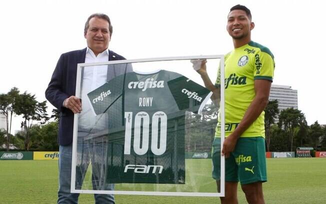 Com Rony homenageado, Palmeiras encerra preparação para semifinal do Paulistão contra o Bragantino