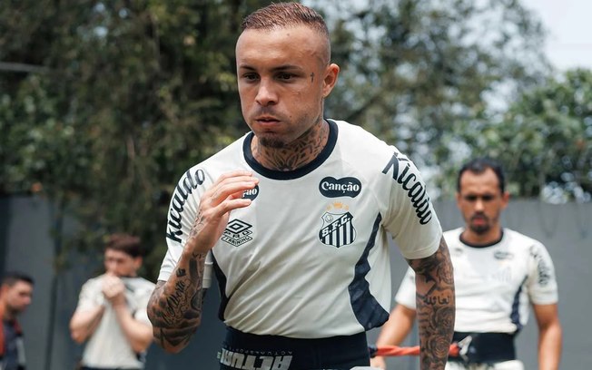 Cuca e Neymar conversam durante o treino do Santos no CT Rei Pelé