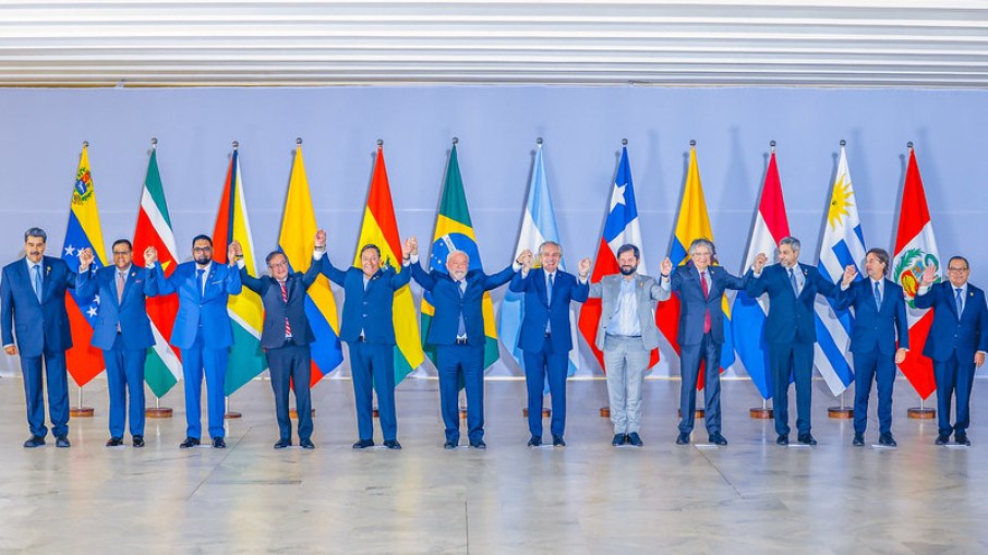 Presidentes de 11 países sul-americanos se reuniram em Brasília nesta terça-feira (30)