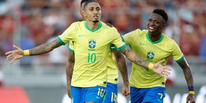Raphinha cita pressão, mas se diz pronto para decidir pelo Brasil