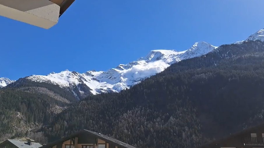 Avalanche nos Alpes franceses deixa ao menos seis mortos