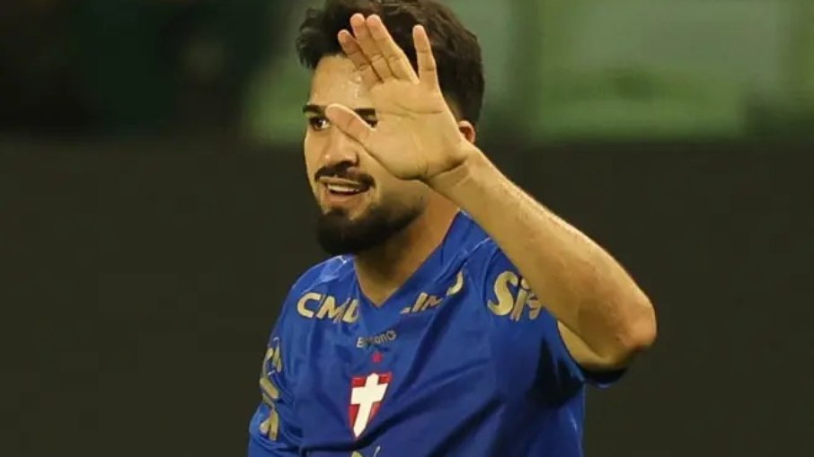 Flaco López comemora o gol que reduz para 1 ponto a distância para o líder Flamengo