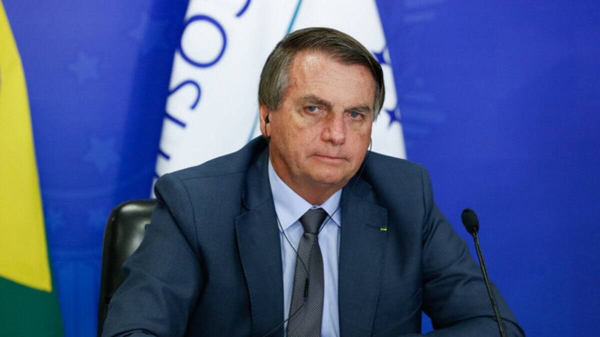 Bolsonaro volta a criticar o Enem: "é ativismo político e comportamental"