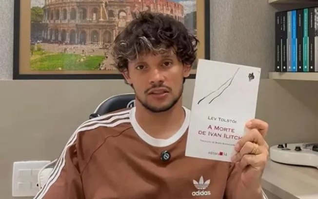 GUstavo Scarpa indicando leitura aos seus fãs GUstavo Scarpa indicando leitura aos seus fãs