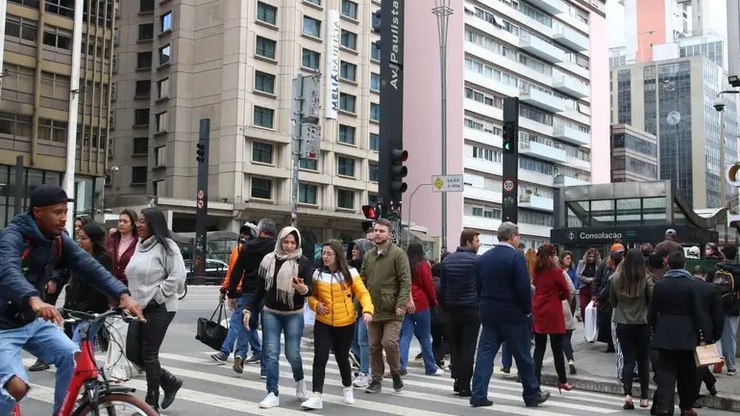 Temperatura%20despenca%20e%20Sudeste%20ter%C3%A1%20dia%20mais%20frio%20do%20ano