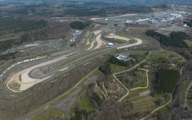 Nürburgring: a famosa pista de corrida onde as montadoras alemãs testam seus carros