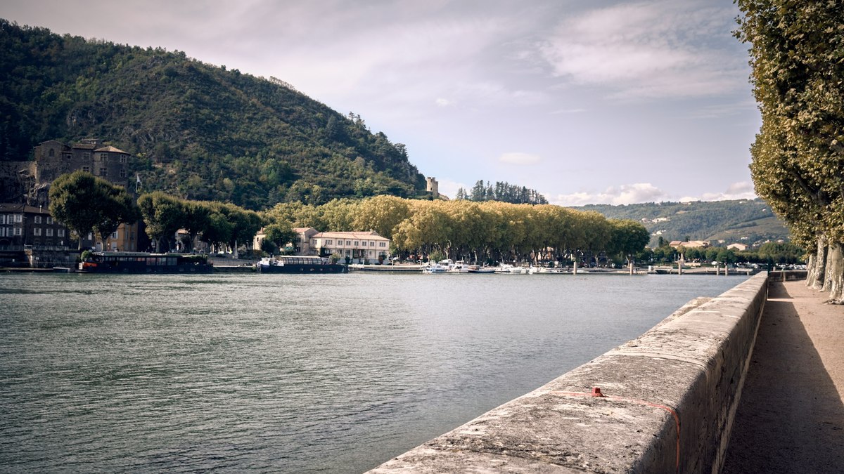 Rio Ródano, na França. Rio Ródano, na França.