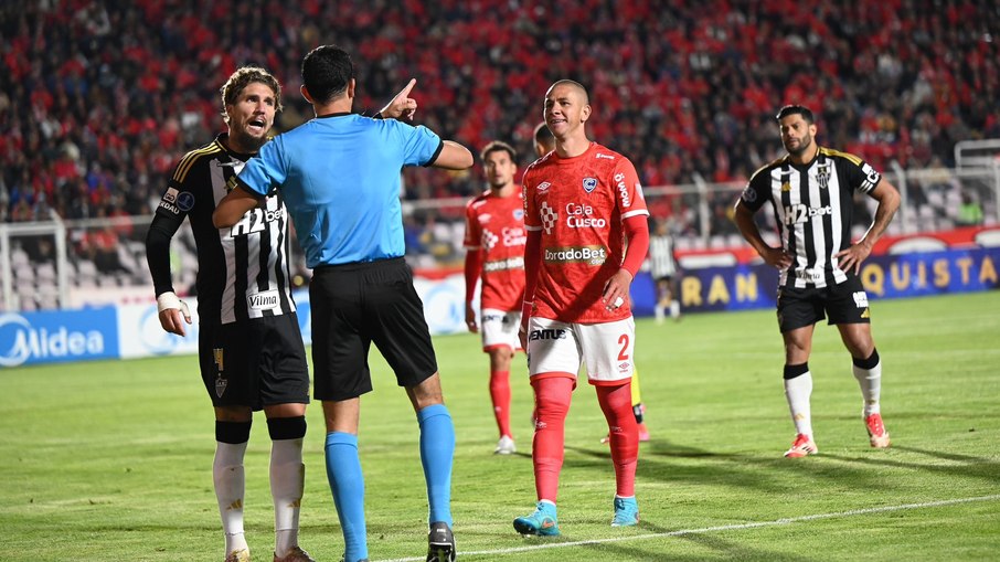 Danilo Ortíz enfrentou o Galo na Sula Danilo Ortíz enfrentou o Galo na Sula