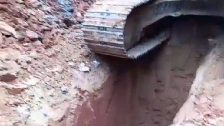 Trabalhadores morrem soterrados em obra da Sabesp na Praia de Itamambuca