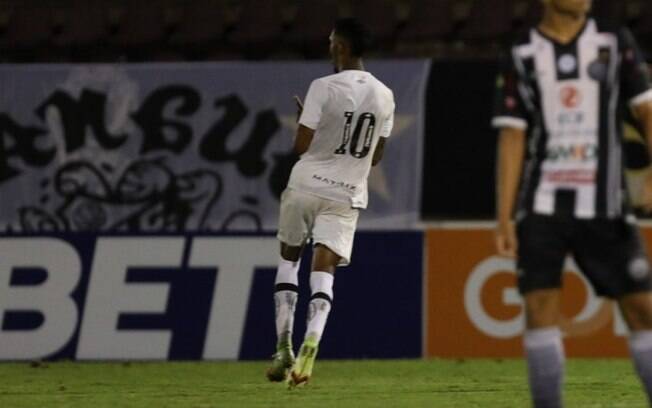 Atacante Rwan minimiza pressão após compra pelo Santos