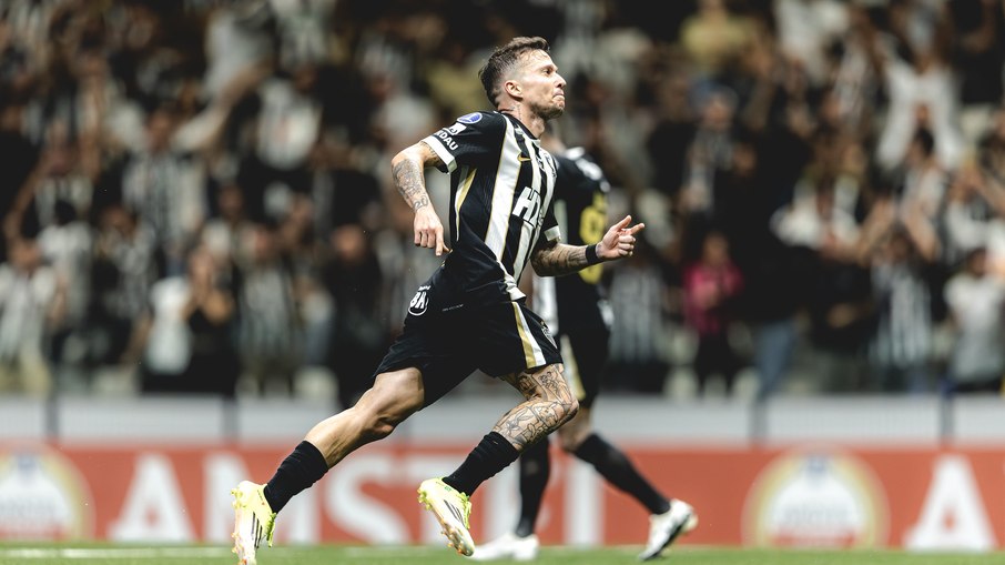 Bernard foi o herói da classificação do Atlético às oitavas