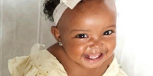 Bebê de 1 ano morre após ser atacada por pitbull em parquinho