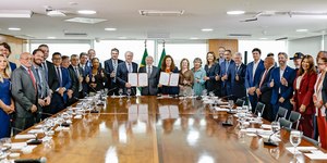 Executivo federal: PL reestrutura carreiras e cria 8.825 cargos