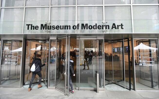 O Museu de Arte Moderna não cobra a entrada dos visitantes, sendo um item na lista de passeios em Nova York de graça