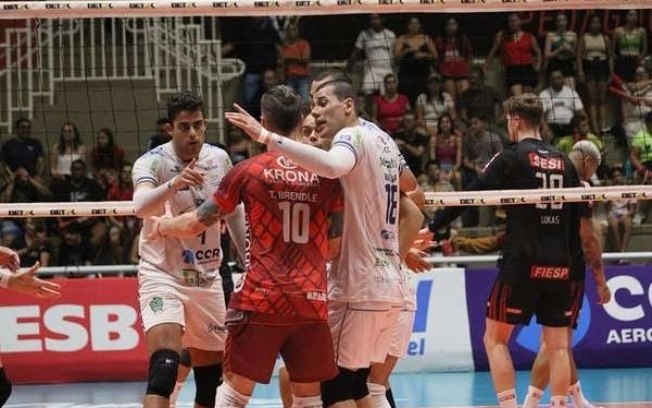 Joinville vence o Sesi-Bauru e força 3° jogo da semifinal da Superliga de vôlei