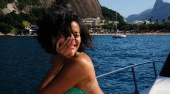 Bella%20Campos%20posa%20de%20biqu%C3%ADni%20e%20agita%20web