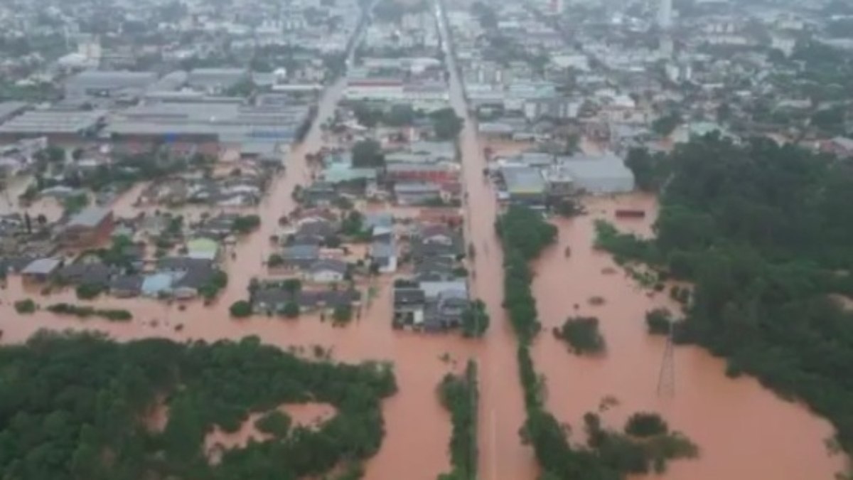 Regiões como Canoas, Guaíba e Eldorado do Sul também foram duramente afetadas pelas chuvas.