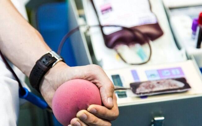 Dois estudos no Reino Unido estão testando se o plasma é ou não eficaz