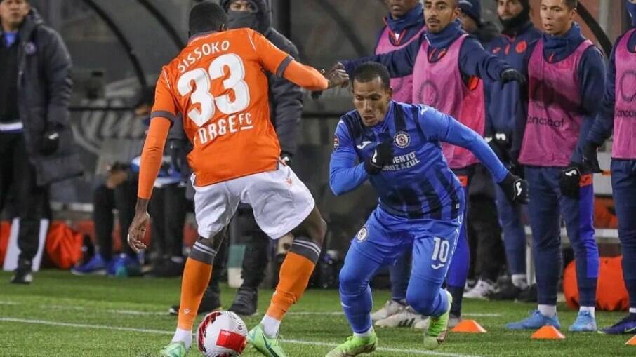 O Cruz Azul conta com dois ex-Corinthians em seu elenco, Otero e Ángel Romero O Cruz Azul conta com dois ex-Corinthians em seu elenco, Otero e Ángel Romero